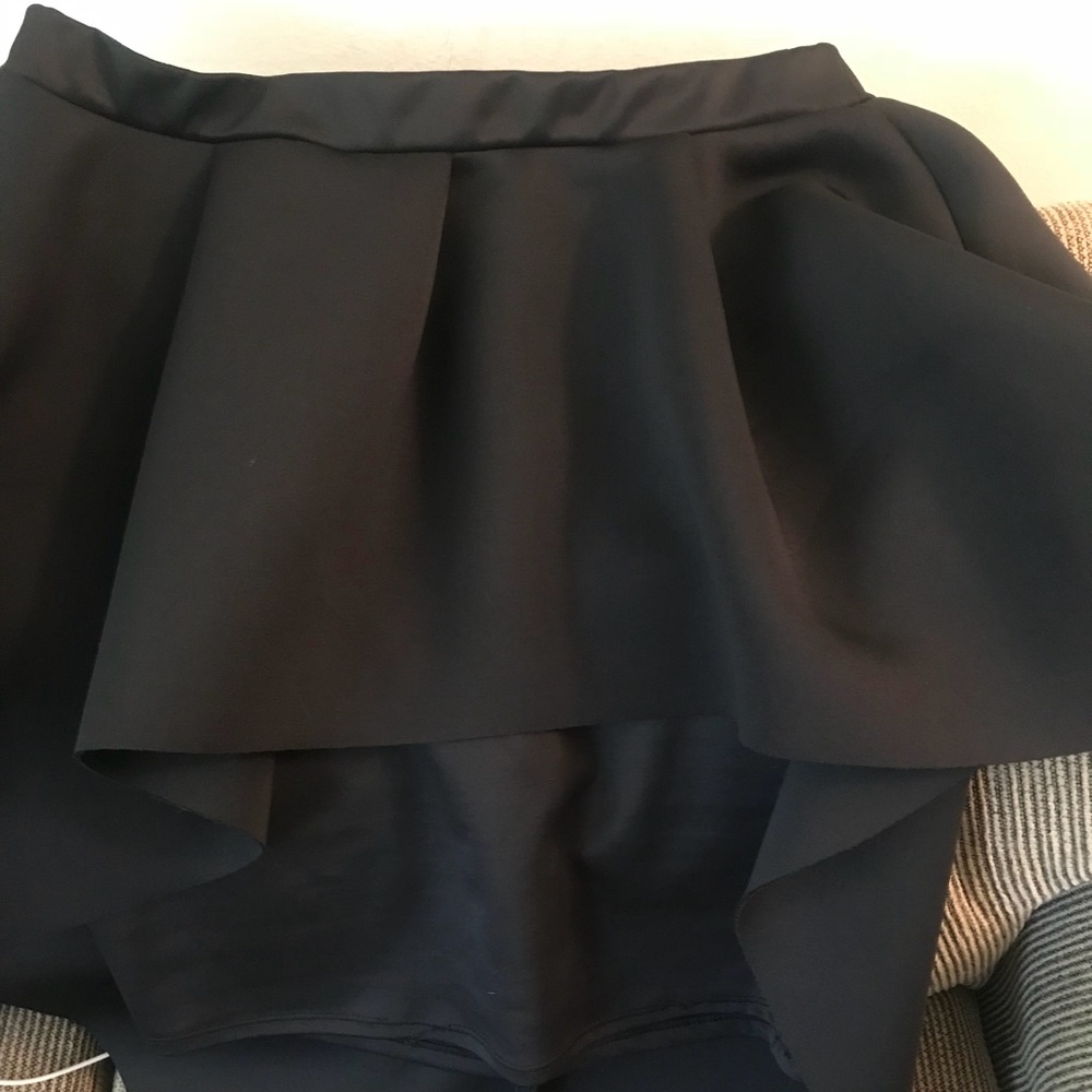 Black High n Low skirt